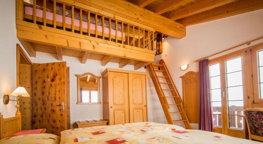 Familienhotel Garni Sporting Bettmeralp Pokoj fotografie