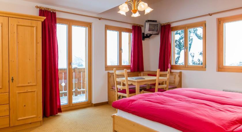 Familienhotel Garni Sporting Bettmeralp Pokoj fotografie