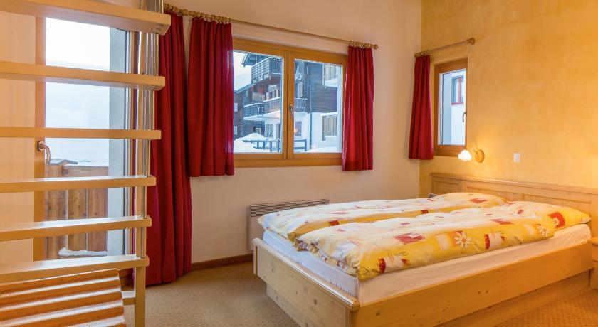 Familienhotel Garni Sporting Bettmeralp Pokoj fotografie